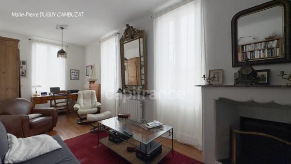 MAISON AVEC PISCINE INTÉRIEURE ET DÉPENDANCES