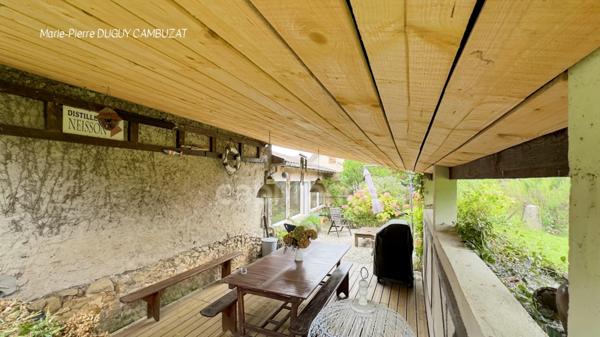 MAISON AVEC PISCINE INTÉRIEURE ET DÉPENDANCES