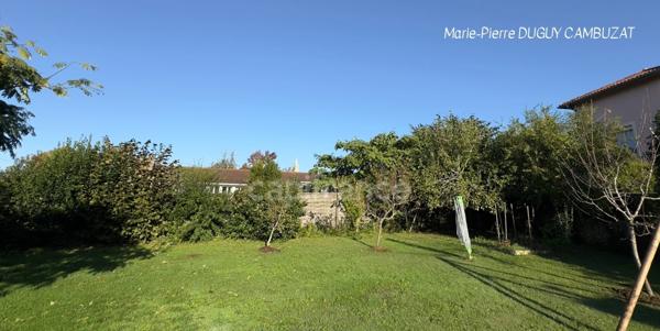 MAISON AVEC PISCINE INTÉRIEURE ET DÉPENDANCES