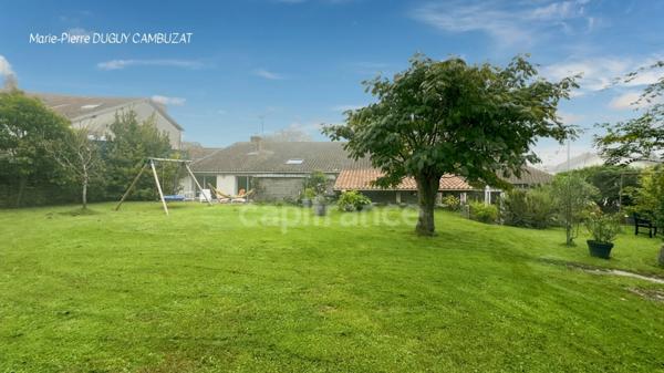 MAISON AVEC PISCINE INTÉRIEURE ET DÉPENDANCES