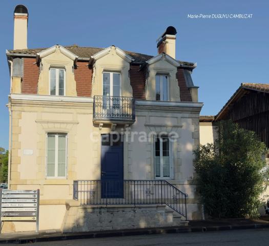 MAISON AVEC PISCINE INTÉRIEURE ET DÉPENDANCES