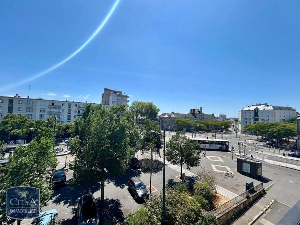 Appartement à louer 2 pièces 48.53m² Tours (37000)