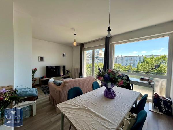 Appartement à louer 2 pièces 48.53m² Tours (37000)