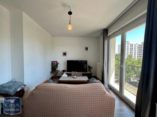 Appartement à louer 2 pièces 48.53m² Tours (37000)