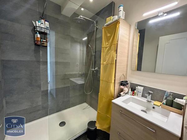 Appartement à louer 2 pièces 48.53m² Tours (37000)