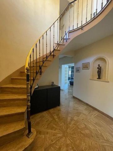 MAISON D'EXCEPTION AU BOUSCAT : Charme, Volume et Raffinement