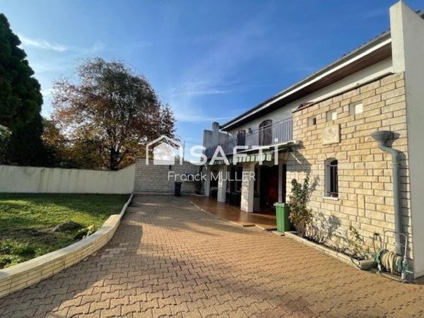 MAISON D'EXCEPTION AU BOUSCAT : Charme, Volume et Raffinement