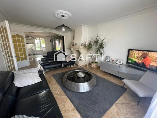 MAISON D'EXCEPTION AU BOUSCAT : Charme, Volume et Raffinement