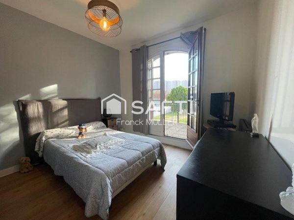 MAISON D'EXCEPTION AU BOUSCAT : Charme, Volume et Raffinement