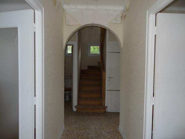 Plounévez-Quintin (22110) Maison familiale à rénover avec sous-sol et jardin