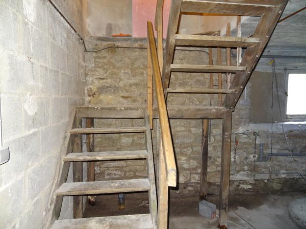 Plounévez-Quintin (22110) Maison familiale à rénover avec sous-sol et jardin