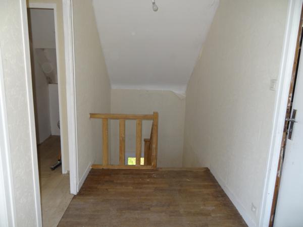 Plounévez-Quintin (22110) Maison familiale à rénover avec sous-sol et jardin