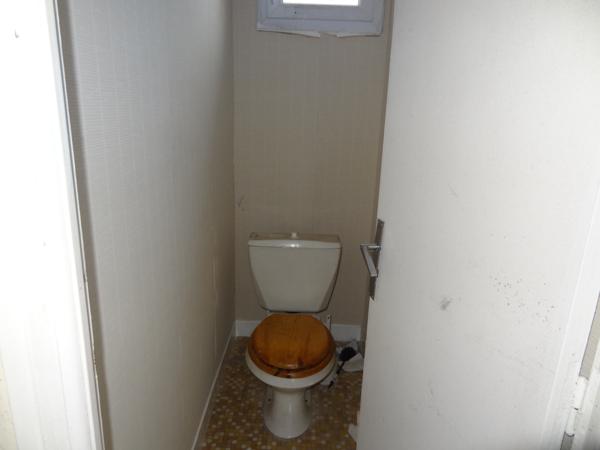 Plounévez-Quintin (22110) Maison familiale à rénover avec sous-sol et jardin