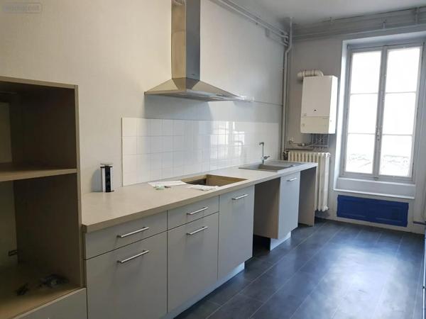 Location - Appartement Louhans-Châteaurenaud 71500 3 pièces 80 m 2