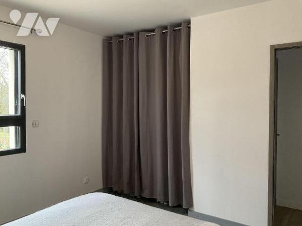 A VENDRE : Superbe villa de plain-pied, spacieuse et lumineuse, en excellent état, située sur u...