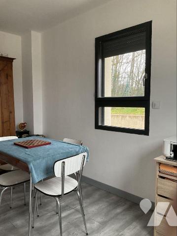 A VENDRE : Superbe villa de plain-pied, spacieuse et lumineuse, en excellent état, située sur u...