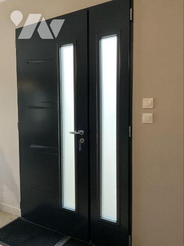 A VENDRE : Superbe villa de plain-pied, spacieuse et lumineuse, en excellent état, située sur u...