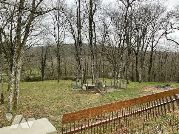 A VENDRE : Superbe villa de plain-pied, spacieuse et lumineuse, en excellent état, située sur u...