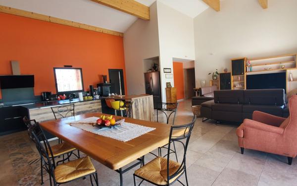 Maison à vendre    5 pièces •  Joyeuse