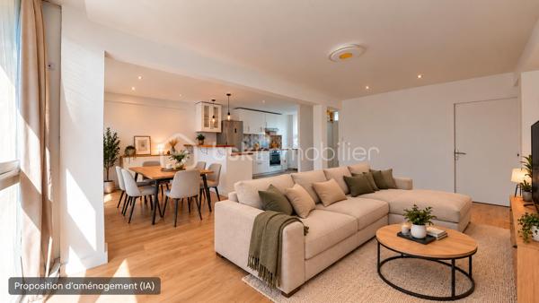 Appartement F4, en très bon état, avec une grande pièce de vie, deux chambres et un bureau, une grande cave et un emplacement de parking.
Au troisième et dernier étage d’une résidence en impasse avec de grands espaces verts et entièrement rénovée énergétiquement !

À Palaiseau, dans un environnement privilégié au fond d’une IMPASSE, au sein d’un quartier résidentiel recherché pour son calme et sa situation, venez découvrir ce charmant appartement 4 pièces de 67 m², lumineux grâce à sa double exposition.
Situé au 3ᵉ et dernier étage sans ascenseur, cet appartement en Très Bon État offre un cadre de vie agréable.
Au sein d’une résidence calme et verdoyante, ravalée il y a 10 ans et dont la chaufferie vient d’être rénovée (chaudière gaz à condensation de 2026) => DPE en D !

📍Emplacement idéal
•	À quelques pas, par voie piétonne, de l’école maternelle et élémentaire Paul Langevin
•	À 10 minutes du collège, du lycée, du centre-ville et de toutes les commodités
•	À 5 minutes de la gare de Massy-Palaiseau (RER B et C, TGV, future ligne 18, aéroport d’Orly à 10 minutes)
•	À 10 minutes de Polytechnique et du plateau de Saclay (arrêt de bus à 200 m)
•	Accès rapide aux autoroutes A10 et A6

⭐️ Appartement F4, 2 chambres et bureau, lumineux et en Très bon état.
L’appartement propose :
•	Un grand espace de vie de 35 m², traversant, comprenant :
o	une entrée
o	une cuisine entièrement équipée et aménagée avec îlot
o	un salon-salle à manger exposé OUEST avec grandes baies vitrées coulissantes donnant sur le parc de la résidence

•	2 chambres et un bureau (7 m²) avec dressings
•	Des WC séparés et une spacieuse salle d’eau avec emplacement lave-linge.

Vous bénéficierez également d’une grande cave avec électricité et d’un stationnement au sein du parking privé de la résidence.

🌿 Résidence agréable avec Espaces Verts et rénovation énergétique déjà réalisée ! 
Le bien se situe en impasse, dans une copropriété à taille humaine (18 lots d’habitation), entièrement clôturée, calme et bénéficiant de grands espaces verts.
L’immeuble, construit dans les années 60, a été ravalé il y a environ 10 ans.
La copropriété a très récemment réalisé la rénovation de la chaufferie (passage du chauffage au fioul à une chaudière gaz à condensation). 
Conséquences : plus de travaux à prévoir, des charges qui devraient diminuer dans les prochains mois, et un DPE en D !
=> Les charges actuelles sont de 275 € par mois, incluant notamment chauffage, eau chaude et eau froide.

✨ Les plus de l’appartement
•	Dernier étage
•	Appartement très bien entretenu
•	Grande pièce de vie
•	Cuisine entièrement équipée 
•	WC séparés, salle d’eau récente 
•	Double vitrage, VMC, DPE en D
•	Grande cave avec électricité 
•	Stationnement facile dans le parking privé de la résidence
•	Petite copropriété avec grands espaces verts, rénovation énergétique réalisée !
•	Localisation en impasse proche école, collège, lycée, axes routiers et transports (RER Massy-Palaiseau)

Le dynamisme du secteur, la qualité de la résidence et la rénovation énergétique déjà réalisée, le très bon état de l’appartement en font un bien idéal pour une famille !
🎥 Visite virtuelle disponible sur demande pour une première découverte.
À votre entière disposition 7 jours sur 7 !