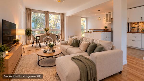 Appartement F4, en très bon état, avec une grande pièce de vie, deux chambres et un bureau, une grande cave et un emplacement de parking.
Au troisième et dernier étage d’une résidence en impasse avec de grands espaces verts et entièrement rénovée énergétiquement !

À Palaiseau, dans un environnement privilégié au fond d’une IMPASSE, au sein d’un quartier résidentiel recherché pour son calme et sa situation, venez découvrir ce charmant appartement 4 pièces de 67 m², lumineux grâce à sa double exposition.
Situé au 3ᵉ et dernier étage sans ascenseur, cet appartement en Très Bon État offre un cadre de vie agréable.
Au sein d’une résidence calme et verdoyante, ravalée il y a 10 ans et dont la chaufferie vient d’être rénovée (chaudière gaz à condensation de 2026) => DPE en D !

📍Emplacement idéal
•	À quelques pas, par voie piétonne, de l’école maternelle et élémentaire Paul Langevin
•	À 10 minutes du collège, du lycée, du centre-ville et de toutes les commodités
•	À 5 minutes de la gare de Massy-Palaiseau (RER B et C, TGV, future ligne 18, aéroport d’Orly à 10 minutes)
•	À 10 minutes de Polytechnique et du plateau de Saclay (arrêt de bus à 200 m)
•	Accès rapide aux autoroutes A10 et A6

⭐️ Appartement F4, 2 chambres et bureau, lumineux et en Très bon état.
L’appartement propose :
•	Un grand espace de vie de 35 m², traversant, comprenant :
o	une entrée
o	une cuisine entièrement équipée et aménagée avec îlot
o	un salon-salle à manger exposé OUEST avec grandes baies vitrées coulissantes donnant sur le parc de la résidence

•	2 chambres et un bureau (7 m²) avec dressings
•	Des WC séparés et une spacieuse salle d’eau avec emplacement lave-linge.

Vous bénéficierez également d’une grande cave avec électricité et d’un stationnement au sein du parking privé de la résidence.

🌿 Résidence agréable avec Espaces Verts et rénovation énergétique déjà réalisée ! 
Le bien se situe en impasse, dans une copropriété à taille humaine (18 lots d’habitation), entièrement clôturée, calme et bénéficiant de grands espaces verts.
L’immeuble, construit dans les années 60, a été ravalé il y a environ 10 ans.
La copropriété a très récemment réalisé la rénovation de la chaufferie (passage du chauffage au fioul à une chaudière gaz à condensation). 
Conséquences : plus de travaux à prévoir, des charges qui devraient diminuer dans les prochains mois, et un DPE en D !
=> Les charges actuelles sont de 275 € par mois, incluant notamment chauffage, eau chaude et eau froide.

✨ Les plus de l’appartement
•	Dernier étage
•	Appartement très bien entretenu
•	Grande pièce de vie
•	Cuisine entièrement équipée 
•	WC séparés, salle d’eau récente 
•	Double vitrage, VMC, DPE en D
•	Grande cave avec électricité 
•	Stationnement facile dans le parking privé de la résidence
•	Petite copropriété avec grands espaces verts, rénovation énergétique réalisée !
•	Localisation en impasse proche école, collège, lycée, axes routiers et transports (RER Massy-Palaiseau)

Le dynamisme du secteur, la qualité de la résidence et la rénovation énergétique déjà réalisée, le très bon état de l’appartement en font un bien idéal pour une famille !
🎥 Visite virtuelle disponible sur demande pour une première découverte.
À votre entière disposition 7 jours sur 7 !