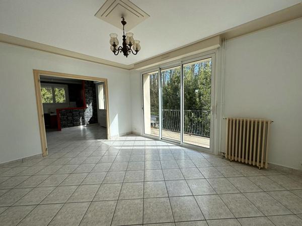 Investissement locatif - Maison individuelle avec 2 logements loués