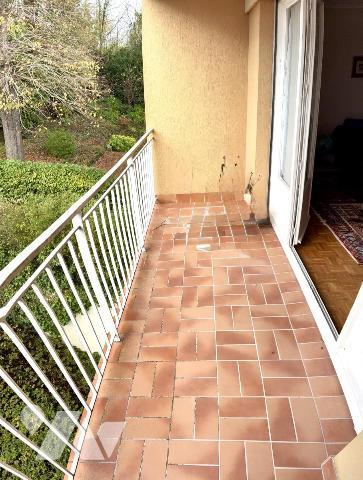 Appartement en dernier étage avec blacon