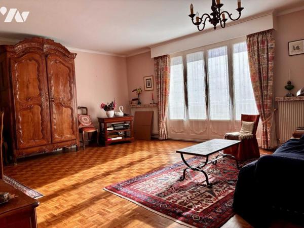 Appartement en dernier étage avec blacon
