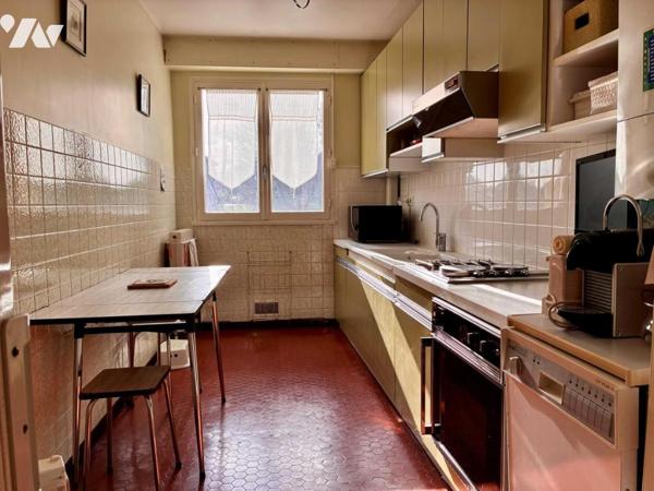 Appartement en dernier étage avec blacon