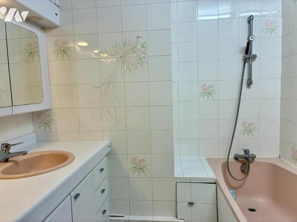 Appartement en dernier étage avec blacon