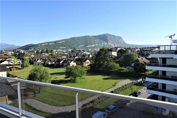 à louer AMBILLY appartement T4 attique 111m²