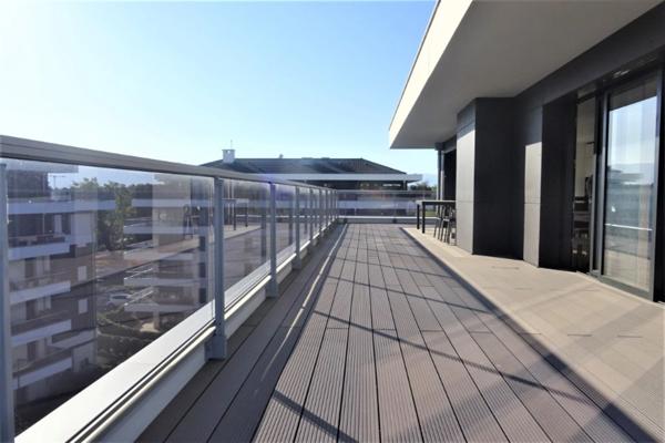 à louer AMBILLY appartement T4 attique 111m²