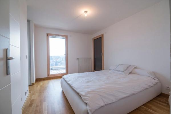 à louer AMBILLY appartement T4 attique 111m²