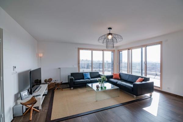 à louer AMBILLY appartement T4 attique 111m²