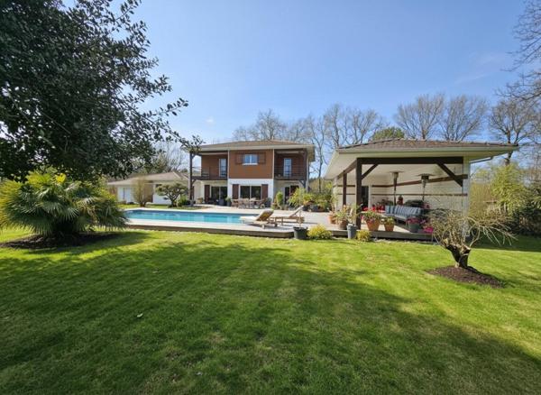 Villa 4 chambres / piscine / garage