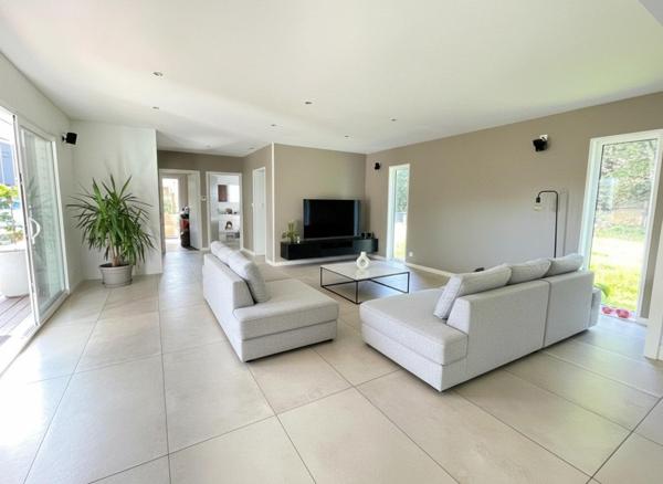 Villa 4 chambres / piscine / garage