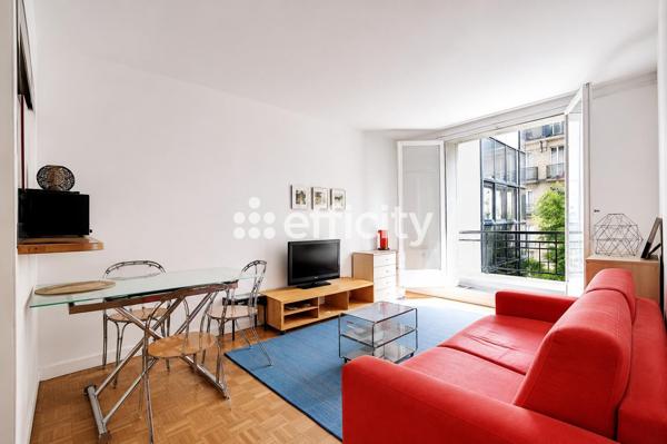 Appartement
         3 pièces
        - 41 m² 343 000 € *