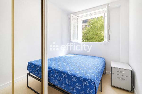 Appartement
         3 pièces
        - 41 m² 343 000 € *