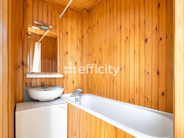 Appartement
         3 pièces
        - 41 m² 343 000 € *