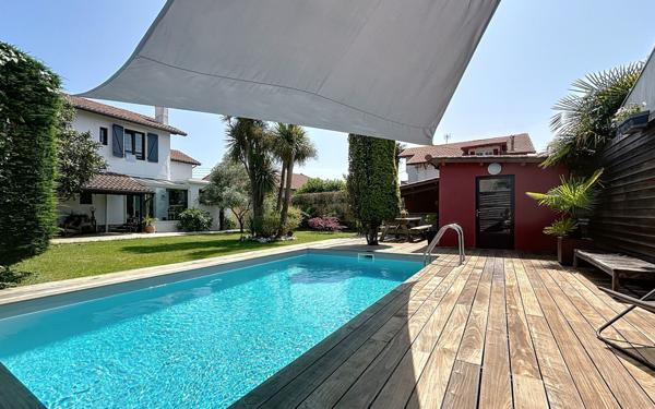 Maison à vendre    6 pièces •  Bayonne