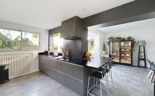 Maison à vendre    6 pièces •  Bayonne