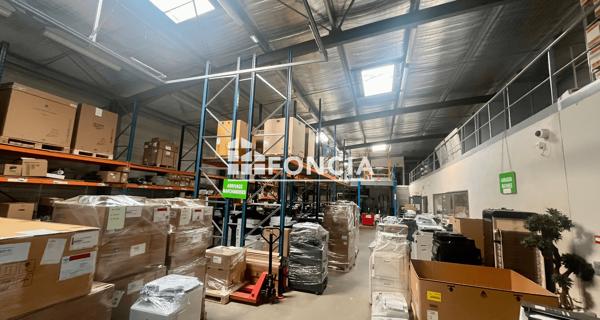 À vendre Local commercial 855 m² - Niort 79000