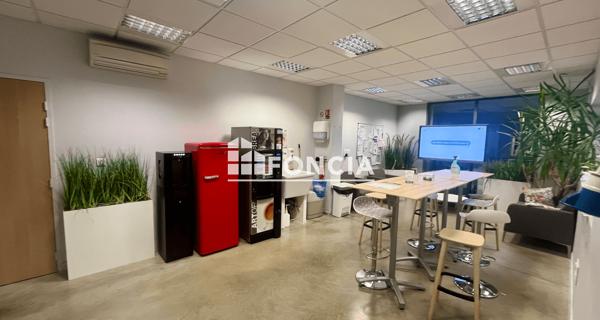 À vendre Local commercial 855 m² - Niort 79000
