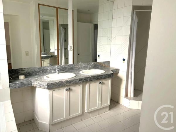 Maison à vendre  8 pièces - 169,30 m 2   ST MANDE  - 94