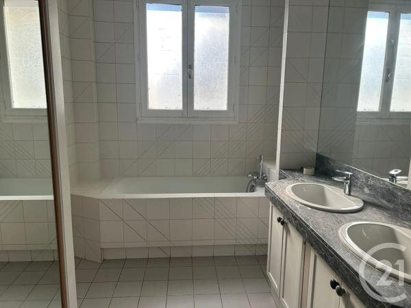 Maison à vendre  8 pièces - 169,30 m 2   ST MANDE  - 94