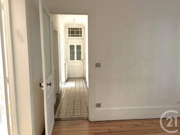 Maison à vendre  8 pièces - 169,30 m 2   ST MANDE  - 94