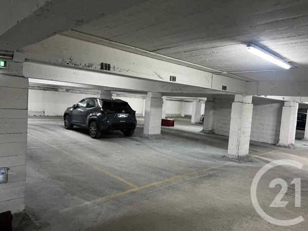 Parking à vendre  823 m 2   PARIS  - 75015