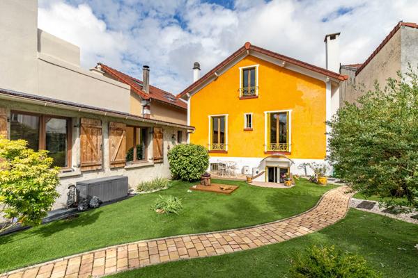 Charmante maison 3 chambres+studio+stationnement