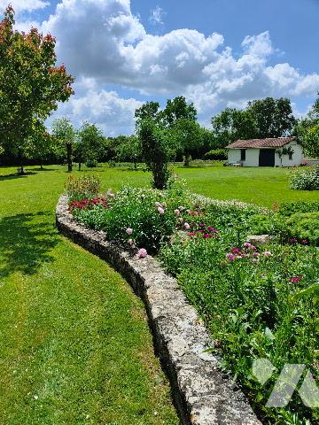 Maison à vendre à SAINT-SYMPHORIEN (79270) sur plus de 1 hectare de terrain