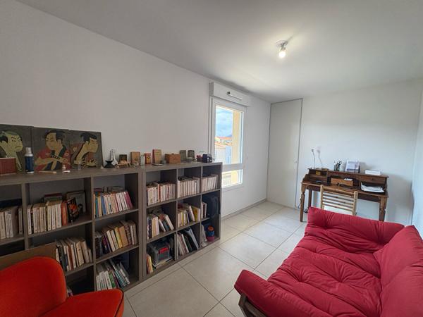 HYERES - Appartement T4 - 83 m² - Terrasse 50 m² - Stationnements